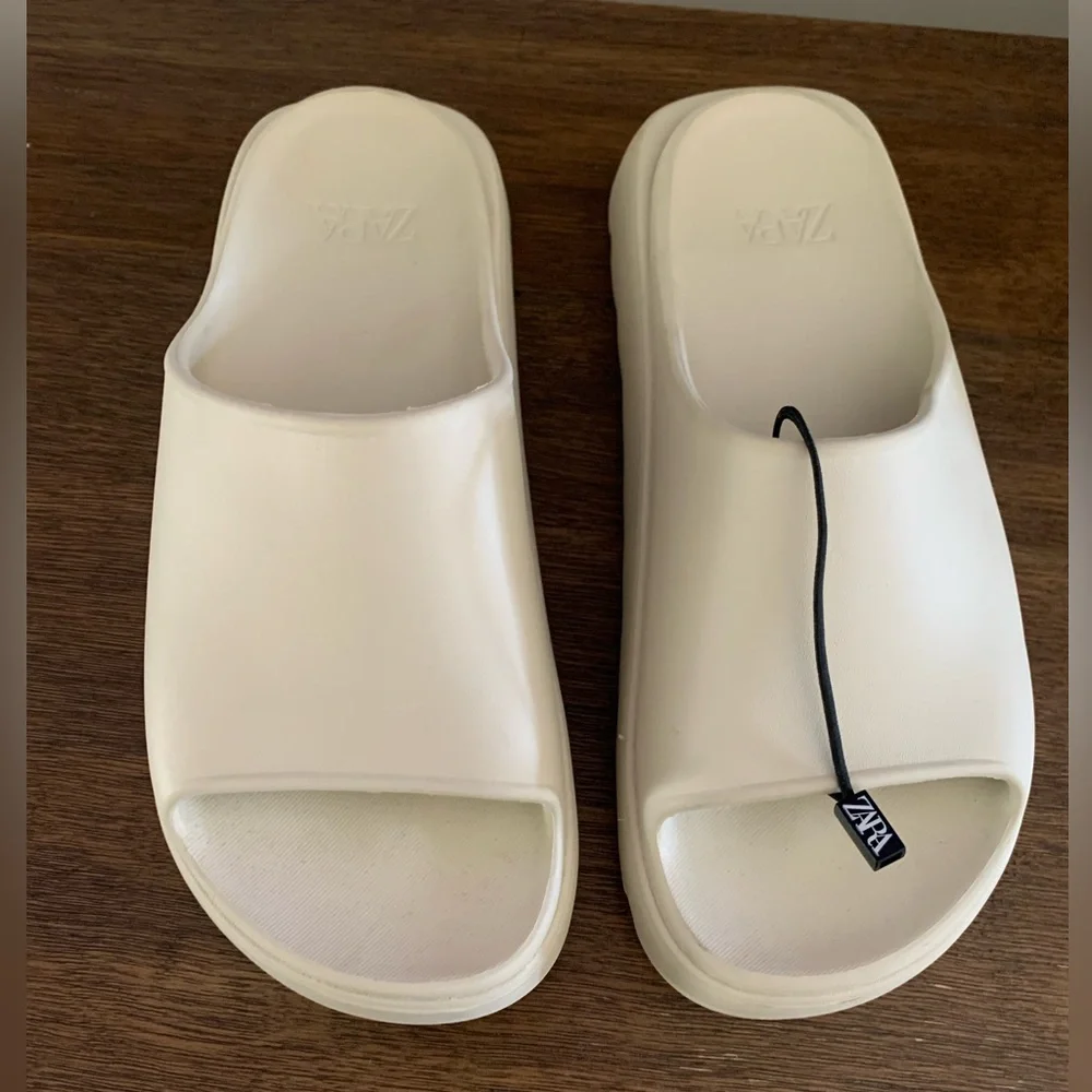ZARA PLATFORM SLIDE SIZE:39 (USA 8) EUC